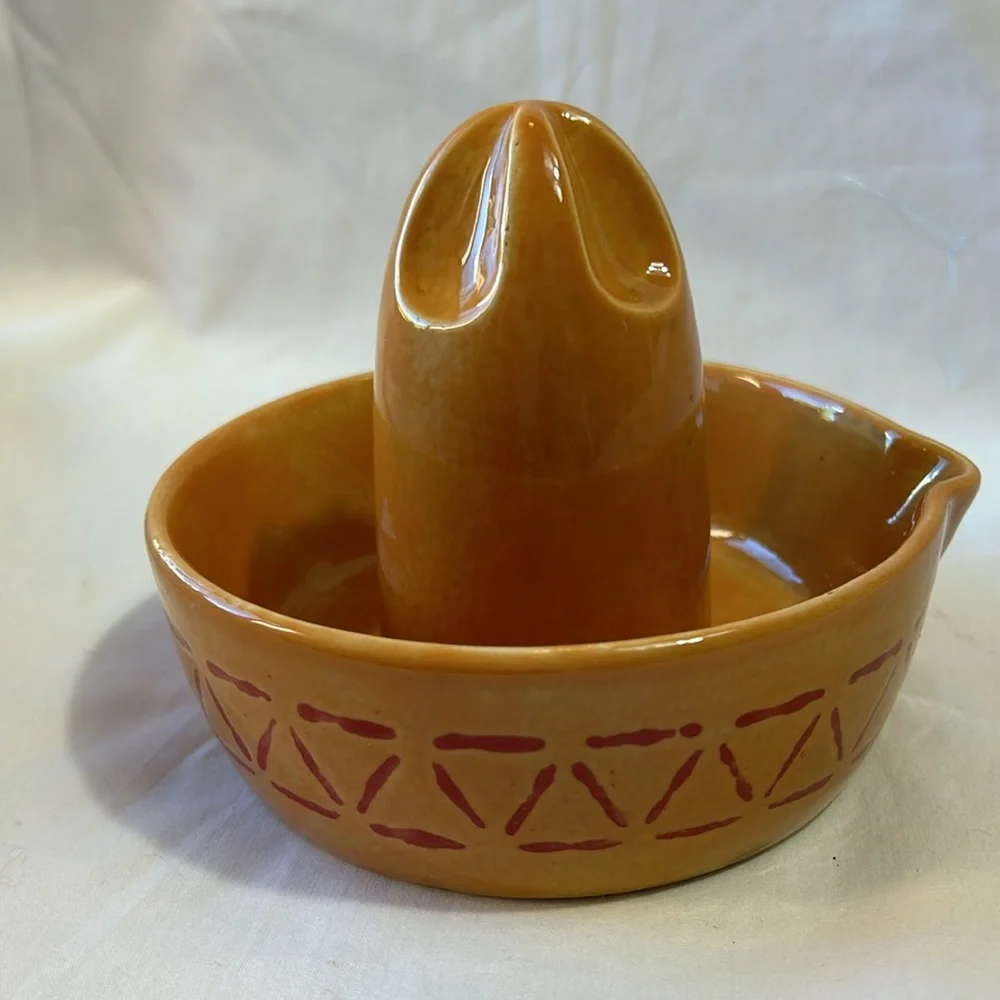Simple Sombrero Hat Juicer